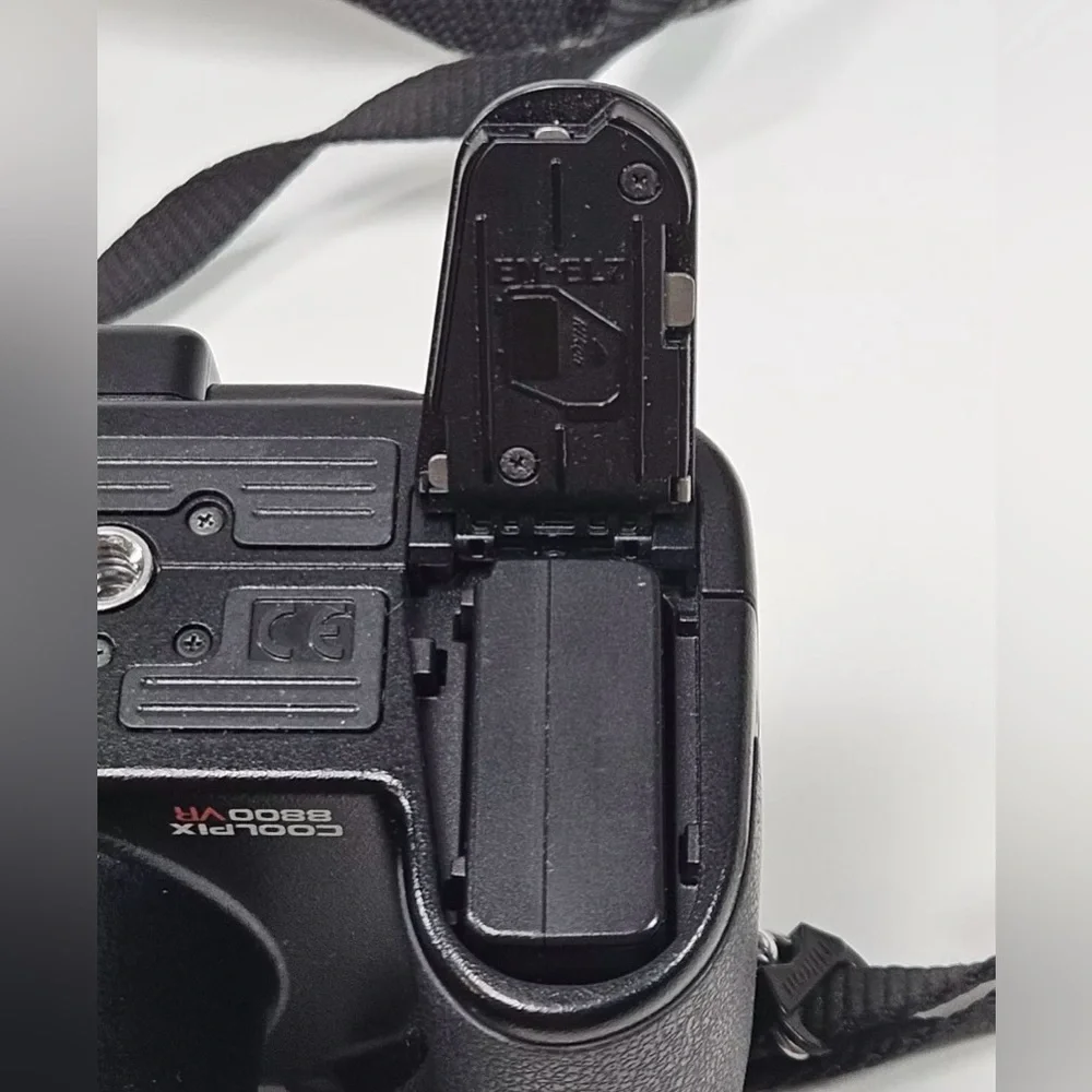Rare Nikon Coolpix 8800 Digital Camera